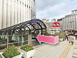 東京中央美容外科大阪阪急梅田駅前院 JRルート04